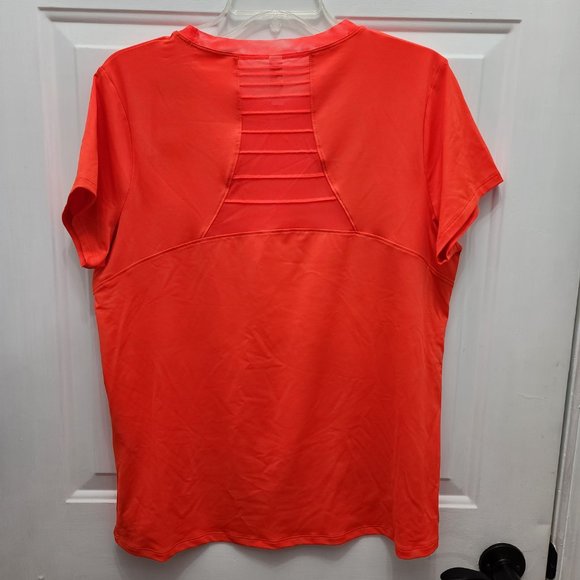 NWT Women's Under Armour HeatGear Pintuck Vented-Back Short Sleeve Tee - Picture 3 of 5